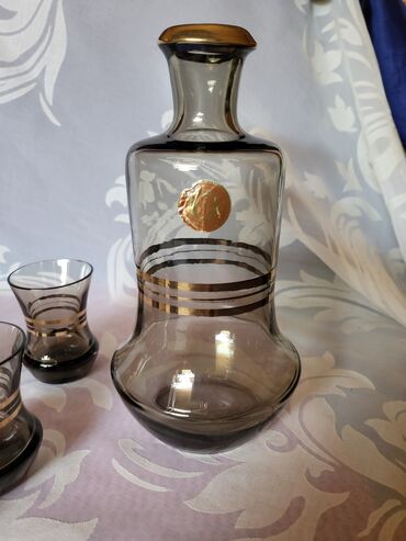 Čaše: Servis nov za zestoko pice Paracinsko staklo. Servis je — 6