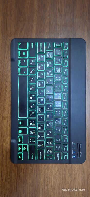 Klaviaturalar: 7 rəngdə Led işıqlı nazik slim klaviatura. Hazır azərbaycan, ingilis — 7