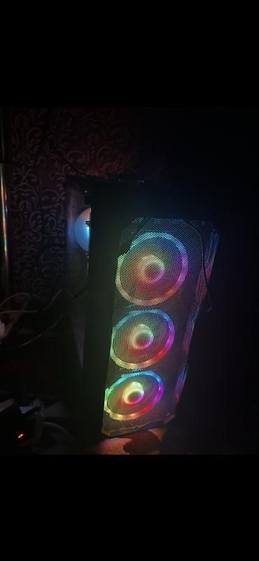 Настольные ПК и рабочие станции: Игровой ПК с подсветкой RGB Характеристики: - Процессор: Intel Core — 1