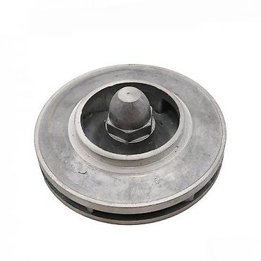 fixni: Rotor pumpe izrađen od metala, verovatno aluminijuma ili slične — 1