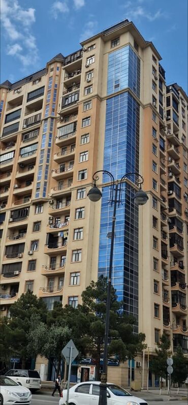 срочно продается квартира: 4 otaqlı, Yeni tikili, 118 kv. m