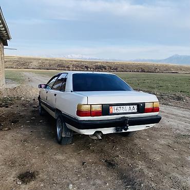 салон 211: Audi 100: 1989 г., 2.3 л, Механика, Бензин, Седан — 1