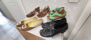 женская обувь 38: Продаю женские босоножки, балетки, туфли, кроссовки 37-38 размер