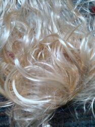 Aksesoari za kosu: Prodajem svetloplavu perikudugačkusa crvenim mašnicama . Nema — 5