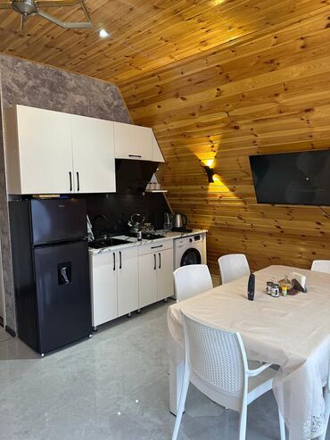 Günlük kirayə evlər: 350 kv. m, 3 otaqlı, Qaz — 24