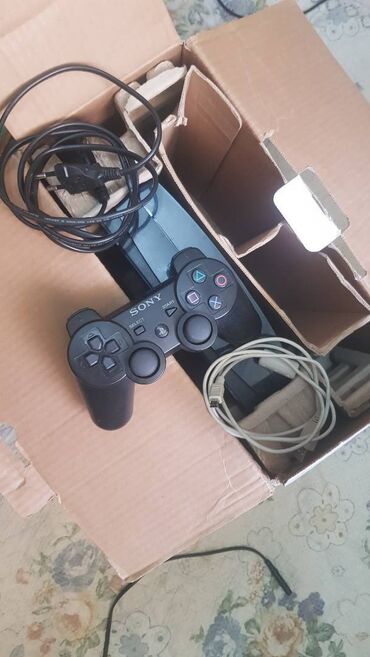 прошитый ps4: PS3 SLIM прошитый стоит кастом 160gb 9 игры джойстик ориг. кабеля все