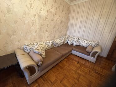 стол стеклянный: Künc divan