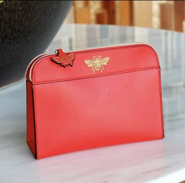 сумка красная: Оригинал косметичка от Estée Lauder отличного качества оригинал
