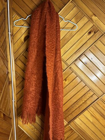 теплый шарф: Зимний шарф-глушитель Использовалась всего 7-8 раз. Никаких