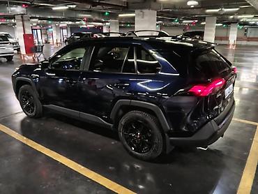 селика: Toyota RAV4: 2019 г., 2.5 л, Гибрид, Кроссовер — 2