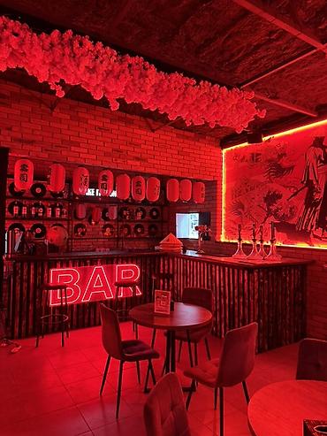 Другая сфера общепита: Продается бизнес, бар «Ronin» со вторым этажом, 2 этаж панорамный вид — 1