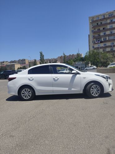 Kia: Kia Rio: 1.4 l | 2021 il Sedan — 6