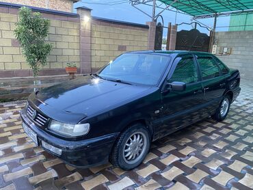 салон авто: Volkswagen Passat: 1994 г., 1.8 л, Механика, Бензин