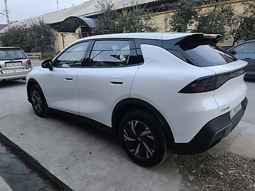 Электротранспорт: Электромобиль Leapmotor C11 (Q05) — компактный кроссовер на — 4
