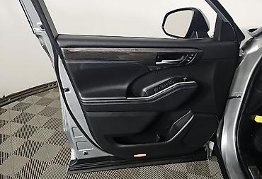 Toyota: Toyota Highlander: 2021 г., 2.5 л, Автомат, Бензин, Кроссовер — 10