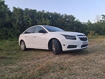 ford fusion ölüxanası: Chevrolet Cruze: 1.4 l | 2014 il Sedan — 1