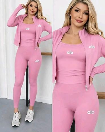 primark bih: Komplet iz tri dela:majica,gornji i donji deo. - Materijal mokra likra — 3