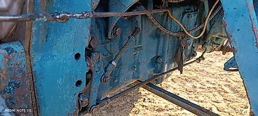 Traktorlar: Traktor “Belarus” (MTZ seriyası) - Rəng: mavi, kabinalı - Arxa — 24