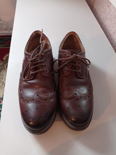 туфли мужские бу: Продаю чисто кожанные туфли, размер 43. Цена договорная