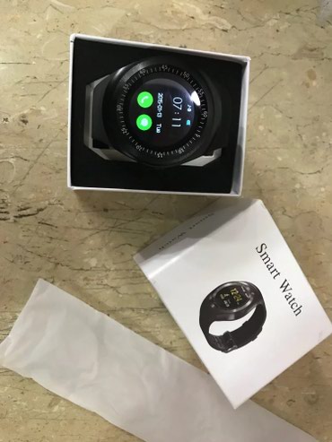 Smart Watch Crni Okrugli+Memorijska kartica 8GB+Poklon mini kompas