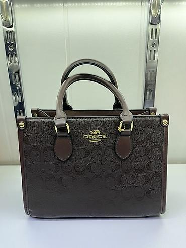 nike elite bag: Сумка Coach (брендовый логотип на лицевой стороне) - Модель — 1