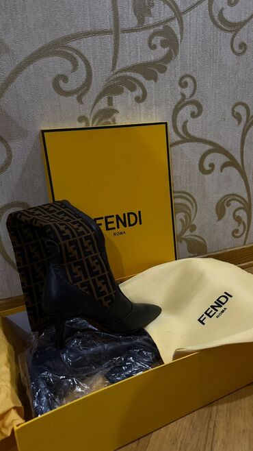 Çəkmələr: Fendi Roma qadın çəkmələri - Model: Nazik dabanlı, sivri burunlu — 4