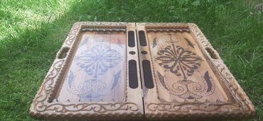 Masaüstü dəstlər: Əl oyma naxışlı taxta tavla dəsti - Material: bərk ağac (tam taxta — 6