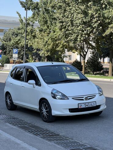 купить трактор юмз бу: Honda Fit: 2002 г., 1.3 л, Вариатор, Бензин, Хетчбек