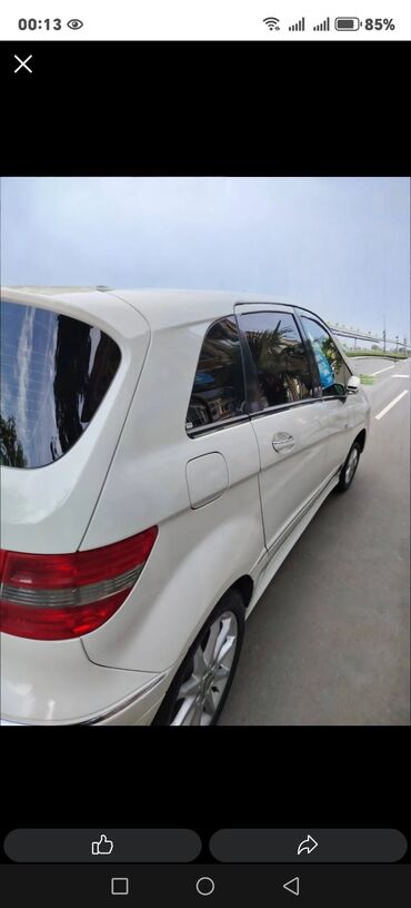 Кастрюли: Mercedes-Benz B170, ağ rəng, kompakt MPV/gəndəçili ailə avtomobili