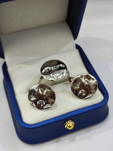 серебряный набор кольцо и серьги: Серебряный набор 925 пробы "Монетка" Размеры имеются Цена 2500