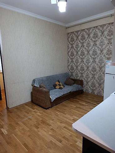 Uzunmüddətli kirayə mənzillər: Sumqayıt şəhər 10-cu mkr, yeni tikili16/9 cu mərtəbəsi, 37 m², 1 — 3