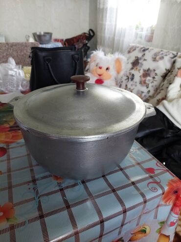 бу посуда: Продается казан на 8 литров(советский)в идеальном состоянии.цена 4000