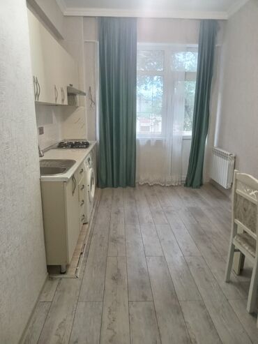 Uzunmüddətli kirayə mənzillər: Xırdalan İcra Hakimiyyətinin yanında 3 otaqlı 130kv. 600 manat əşyalı — 2