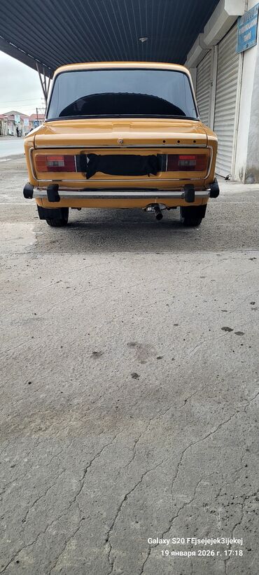 VAZ (LADA): VAZ 2106, sarı rəngli sedan Müəssisə: VAZ Model: 2106 (klassik — 7