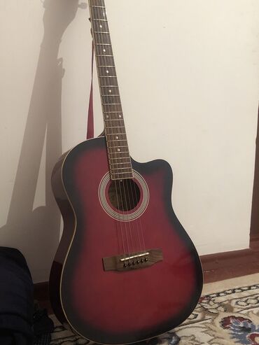 4 струнная гитара маленькая: Гитара бу 
Размер 39