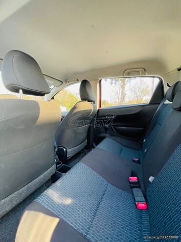Toyota: Toyota Yaris: 1 l. | 2011 έ. Χάτσμπακ — 12