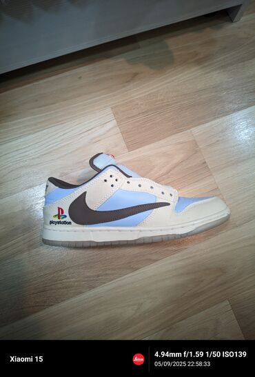 Ayaqqabılar: Məhsul: Nike SB tərzində PlayStation temalı low-top idman ayaqqabısı