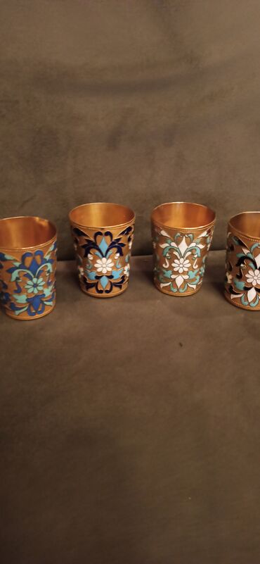 Vazalar: Vaza dəsti, Farfor — 18