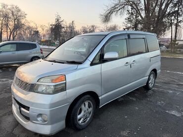 Toyota: Toyota Voxy: 2004 г., 2 л, Вариатор, Бензин, Минивэн