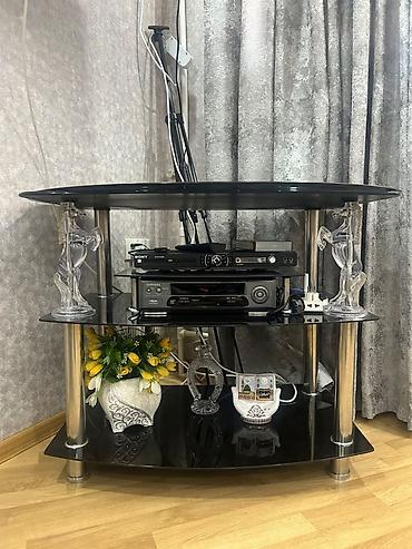 ofis əşyaları: İşlənmiş, Künc Tv altlığı, Polkalı, Şüşəli — 1