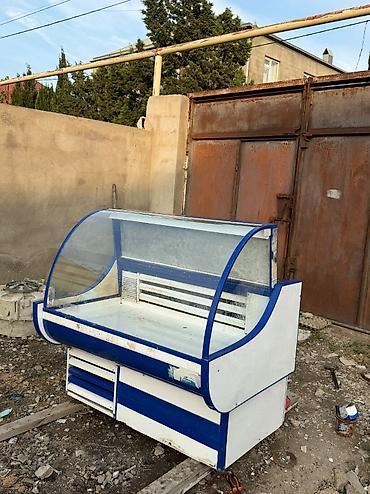 ətin qiyməti: 280 AZN Vitrin soyuducu Ölçü 1.50*85 İşlək vəziyyətdə Ünvan — 1