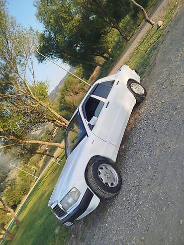 maşin satisi: Mercedes-Benz 190 (W201) sedan – ağ rəng - Kuzov: 4 qapılı sedan — 2