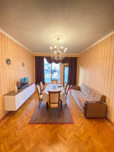 Uzunmüddətli kirayə mənzillər: 28 may metrosuna yaxın Amerika səfirliyinə yaxın 5 mertebeli binanın — 1