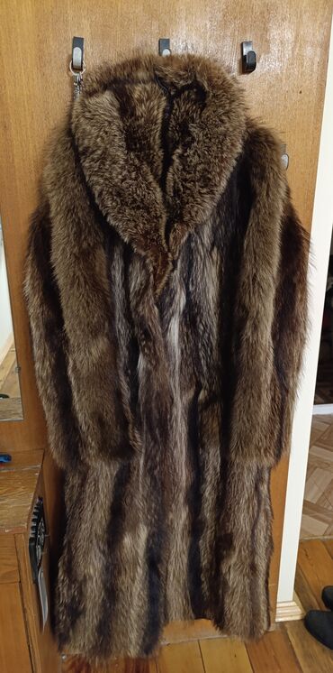 Şuba,canavar dərisi.
qiymət:100 manat.
0557627685