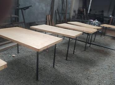 2 el masa ayağı: Masa, ayaqları qatlana bilir, ölçülər 1.52×0.76 — 2