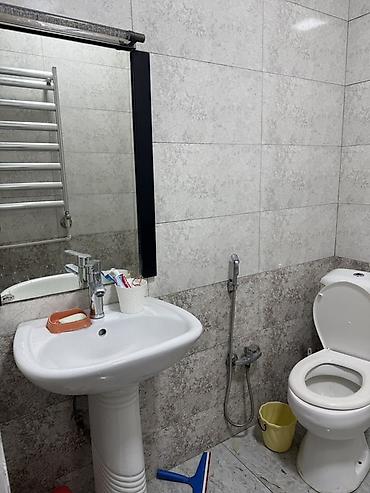 Daşınmaz əmlak: 1 xanim telebe qiz axtarilir. 77 in sonu. Yeni yasamal. Avrasiya — 9