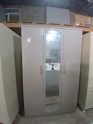 hamam kranti: Üç qapılı paltar şkafı – güzgülü orta qapı Xüsusiyyətlər: - Korpus — 1