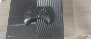 ram ddr 2: Xbox one 512 GB.ela veziyyetde,problemsiz.icinde 40 oyun resmi
