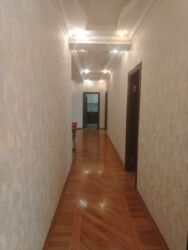 Uzunmüddətli kirayə mənzillər: Şəhərin mərkəzində 3otaqlı mənzil icarəyə verilir.İşığı suyu — 18