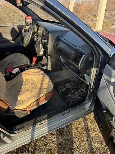 Volkswagen: Volkswagen Passat: 1988 г., 1.8 л, Механика, Бензин, Седан — 9